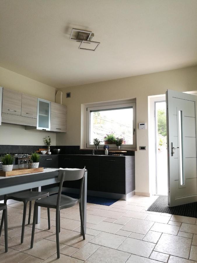 A&G Apartment Aosta - Elegante Casa 100 Mq Su Due Piani Con Wi-Fi-Giardino-Parcheggio ภายนอก รูปภาพ