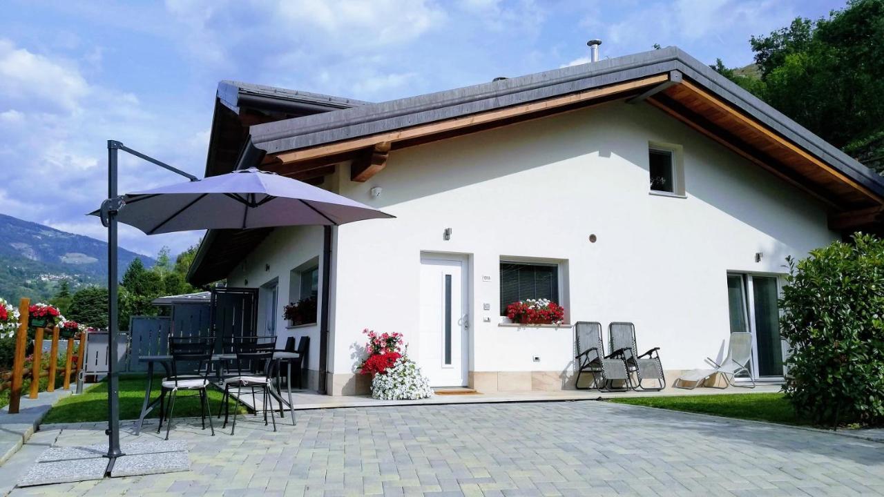 A&G Apartment Aosta - Elegante Casa 100 Mq Su Due Piani Con Wi-Fi-Giardino-Parcheggio ภายนอก รูปภาพ