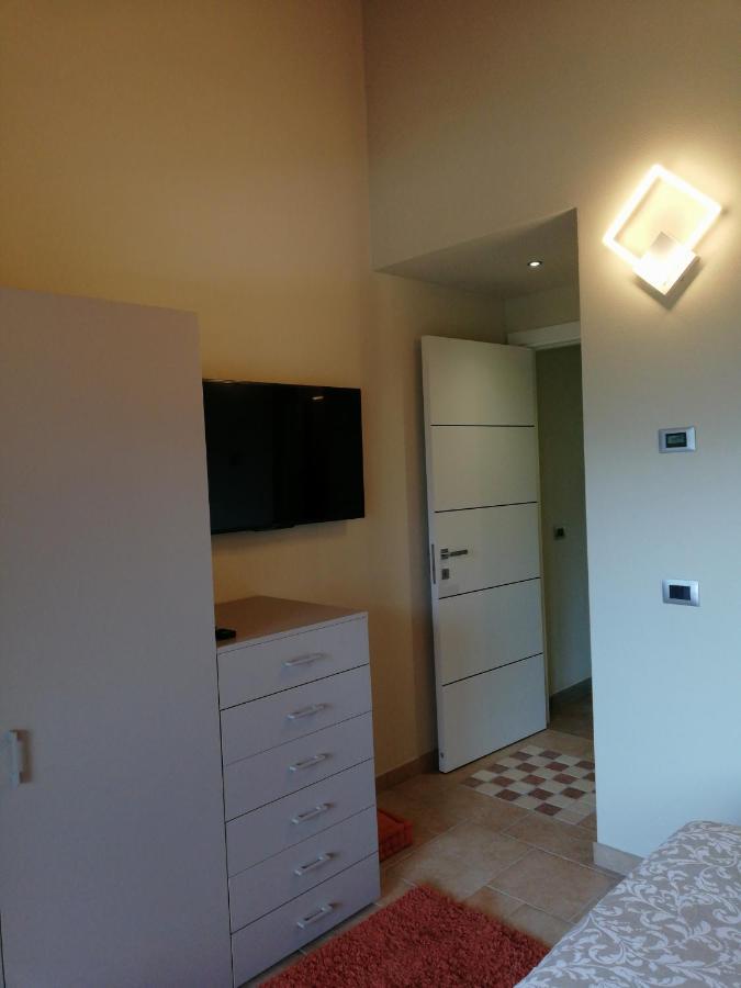A&G Apartment Aosta - Elegante Casa 100 Mq Su Due Piani Con Wi-Fi-Giardino-Parcheggio ภายนอก รูปภาพ