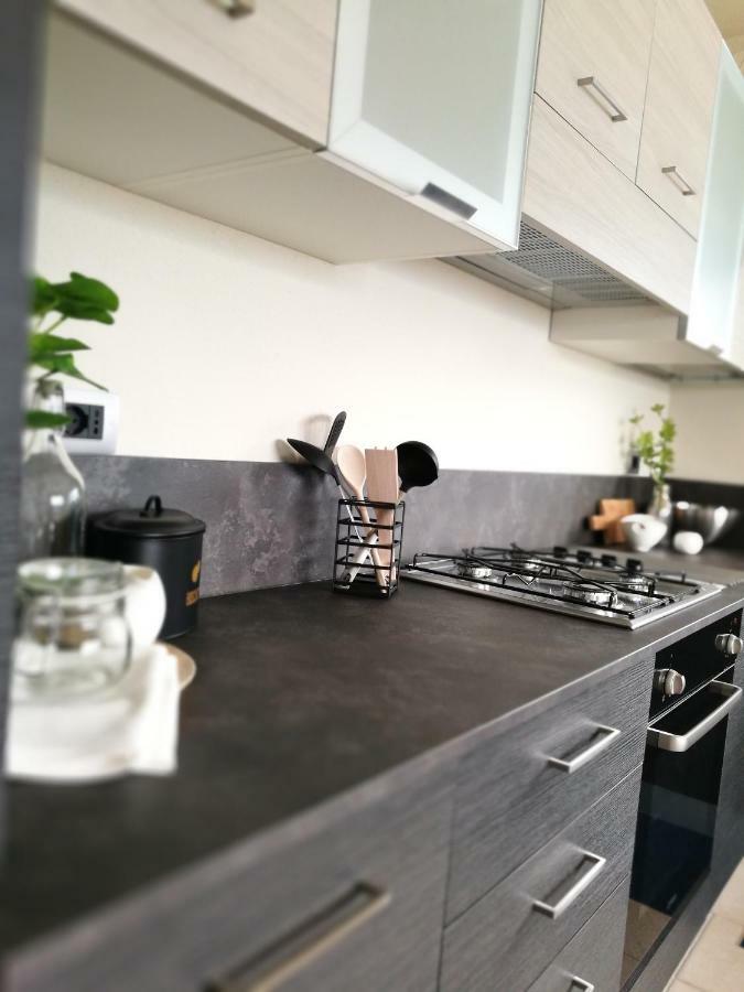 A&G Apartment Aosta - Elegante Casa 100 Mq Su Due Piani Con Wi-Fi-Giardino-Parcheggio ภายนอก รูปภาพ